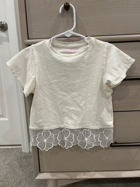 Crewcuts Cream Short Sleeve Tee with Floral Lace Trim XXS (2-3)